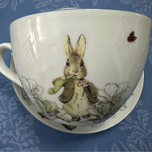 Beatrix Potter Peter Rabbit Floral Teacup and Saucer - Picture 9 of 11